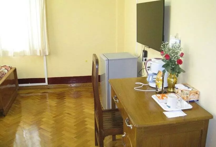 Hotel Golden Guest Inn