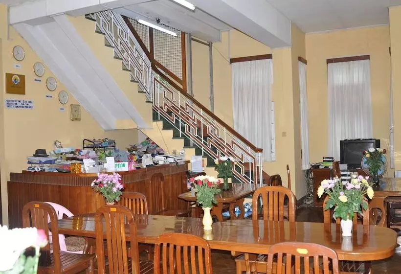 Hotel Golden Guest Inn