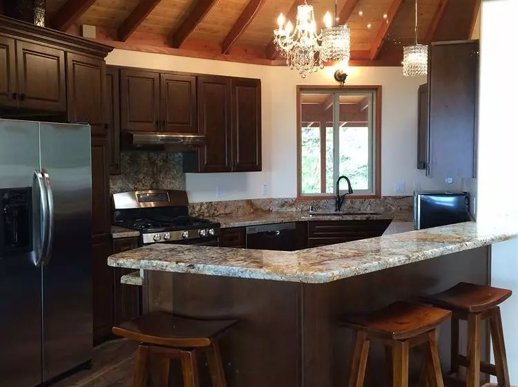 Hawaiian Hideaway At Akaka Falls