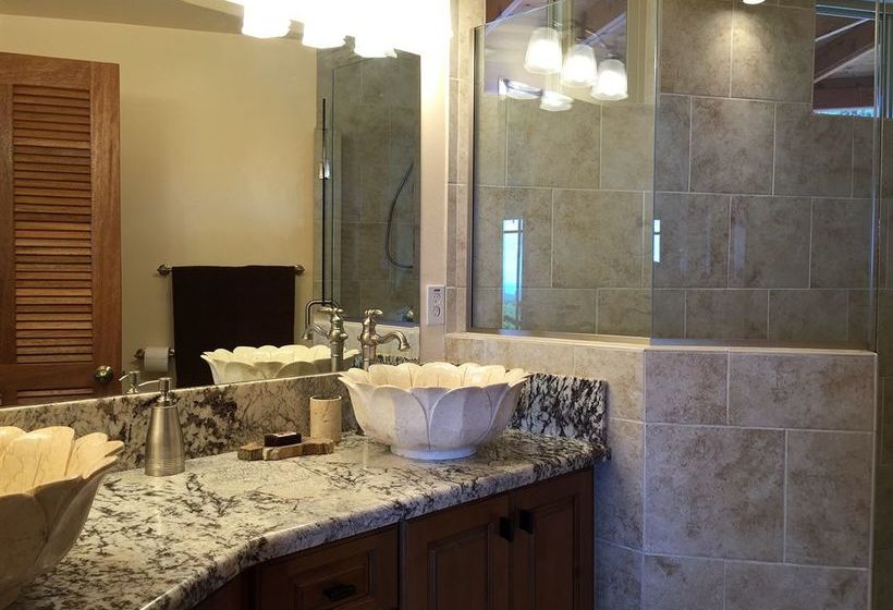 Hawaiian Hideaway At Akaka Falls