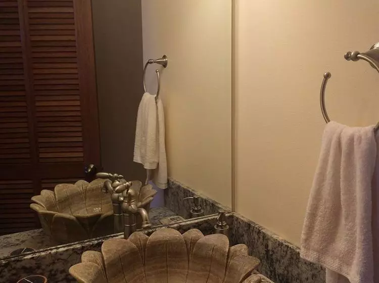 Hawaiian Hideaway At Akaka Falls