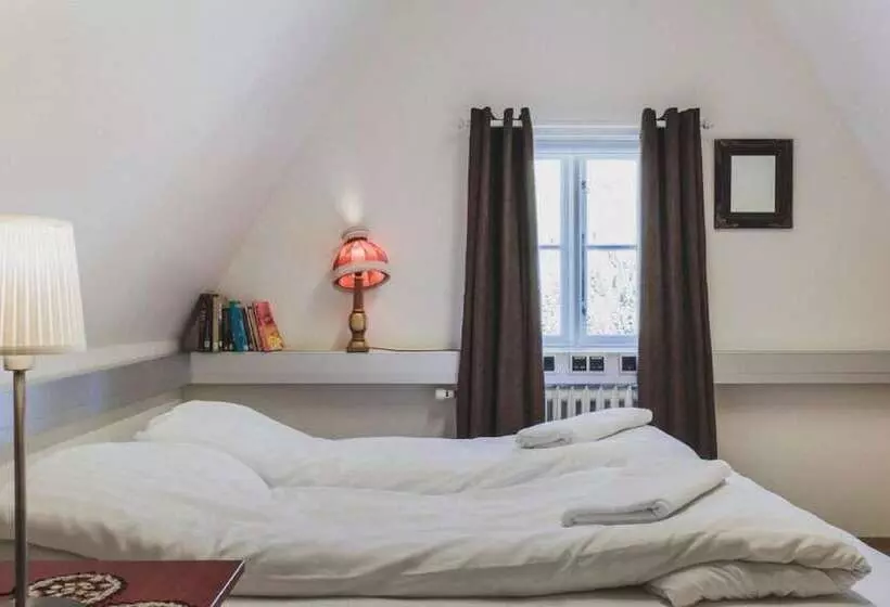 هتل Heradsskolinn Historic Guesthouse