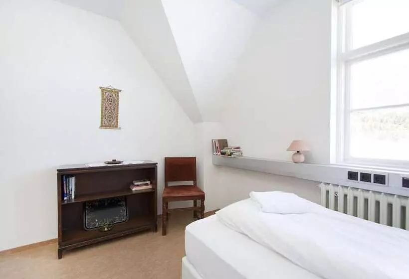 هتل Heradsskolinn Historic Guesthouse