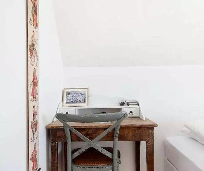 هتل Heradsskolinn Historic Guesthouse