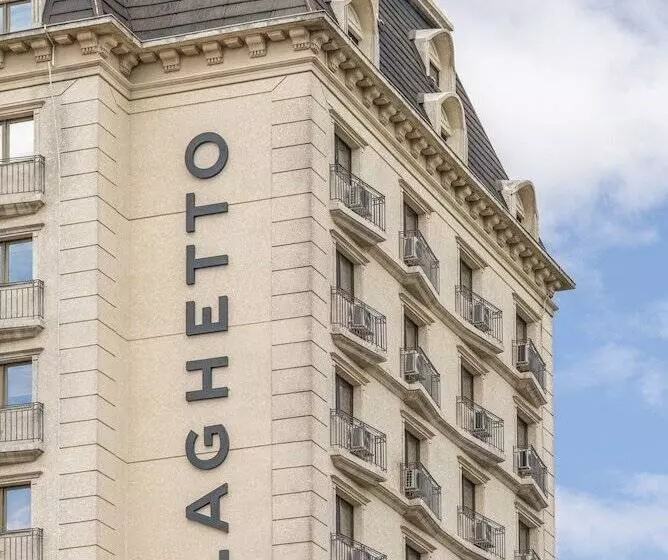 Отель Laghetto Villa Moura