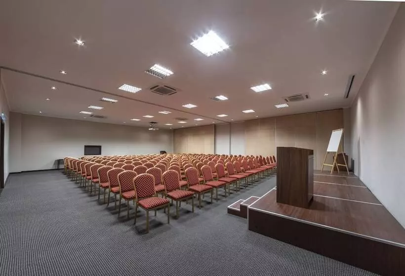 Отель Laghetto Villa Moura