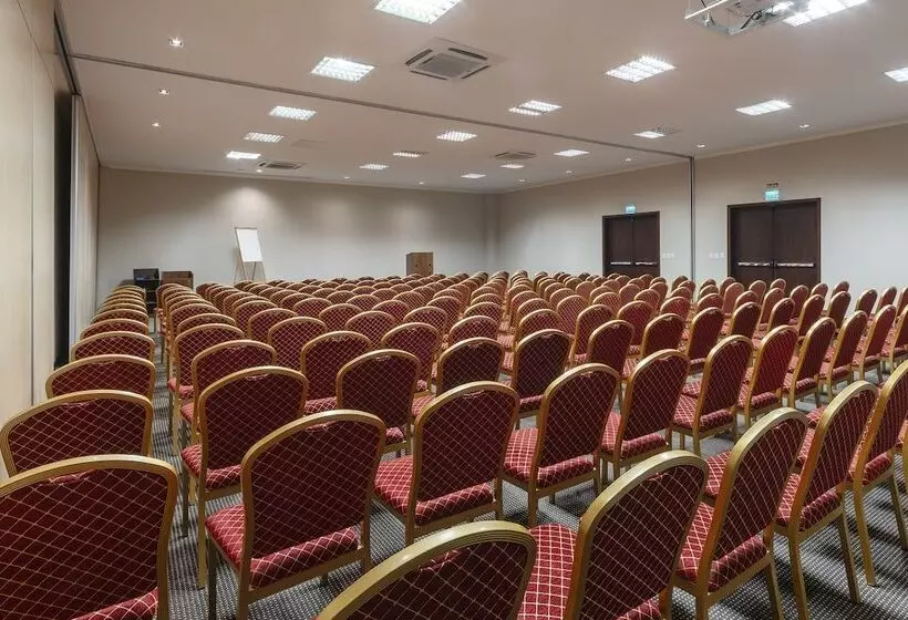 Отель Laghetto Villa Moura