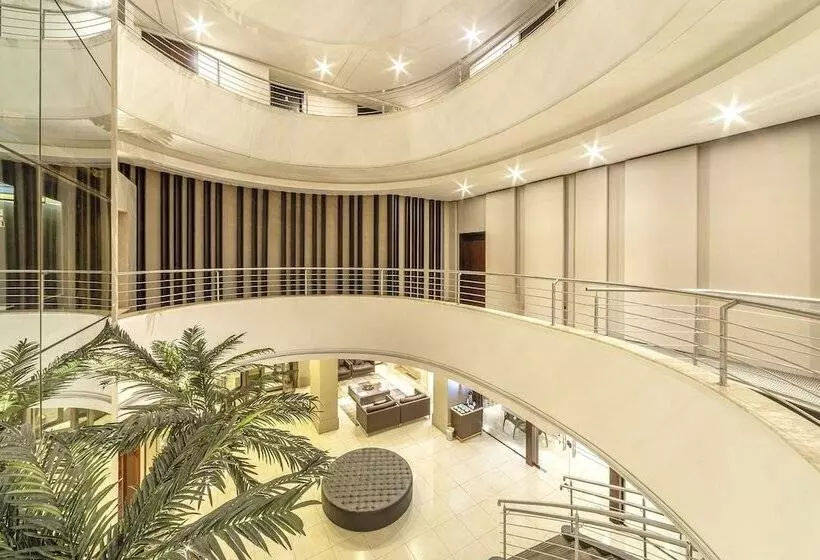 Отель Laghetto Villa Moura