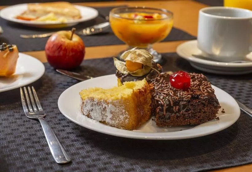 Отель Laghetto Villa Moura