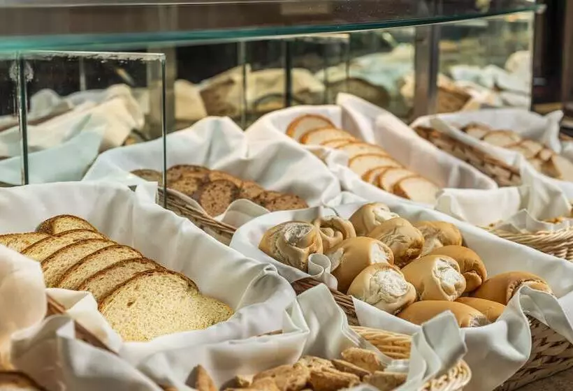 Отель Laghetto Villa Moura