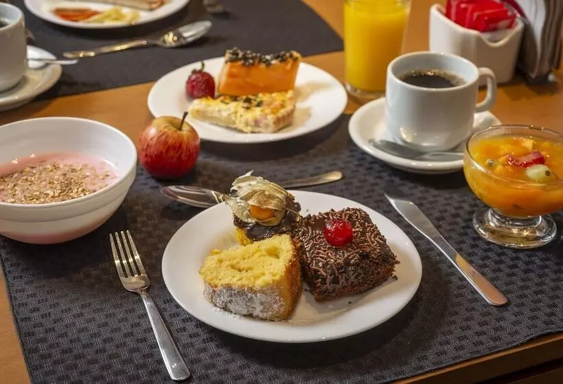 Отель Laghetto Villa Moura