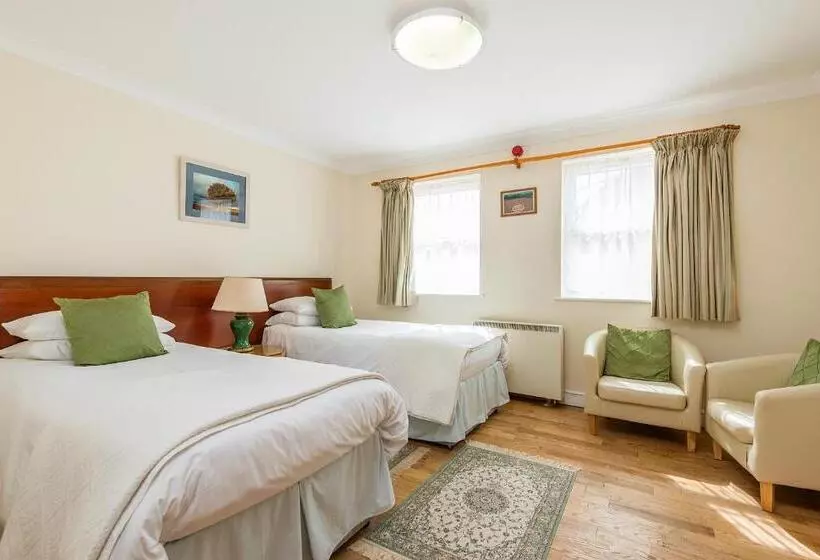 בית מלון כפרי The Well Guesthouse