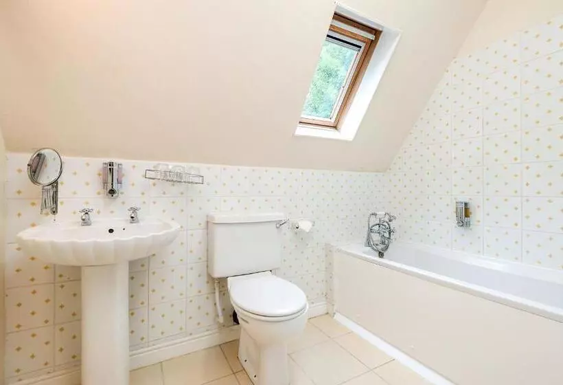 בית מלון כפרי The Well Guesthouse