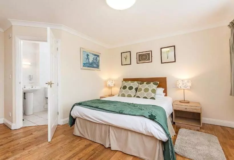 בית מלון כפרי The Well Guesthouse