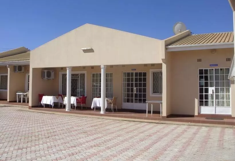 پانسیون Lusaka Mosiotunya Executive Lodge