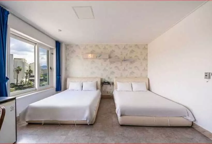 ペンション Whitehouse