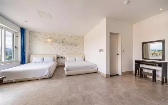 ペンション Whitehouse