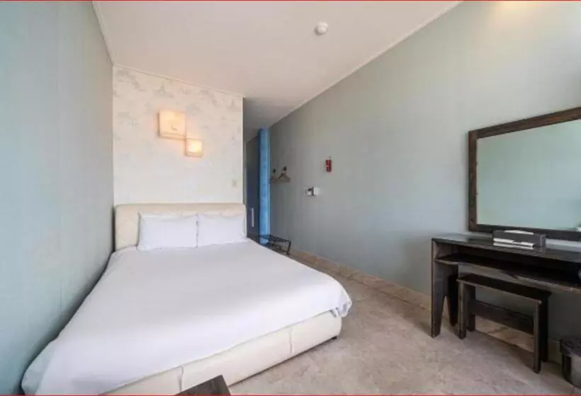 ペンション Whitehouse