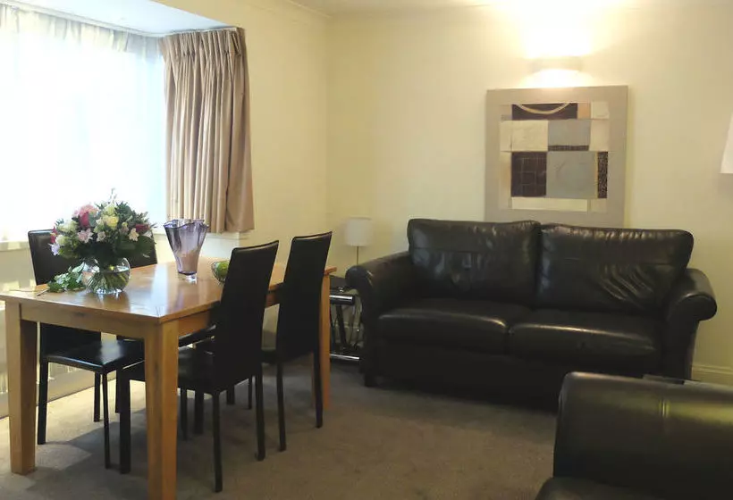 Basil Street Apartments