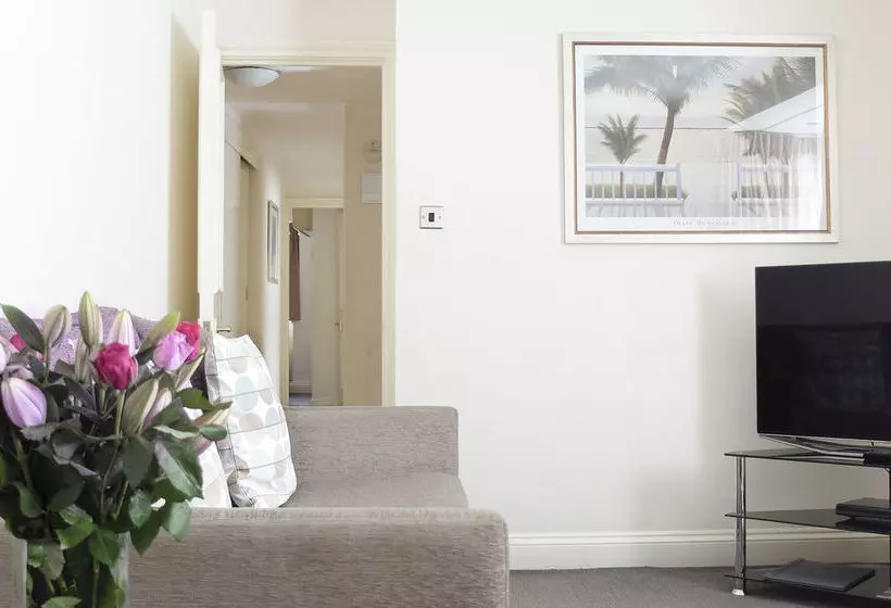 Basil Street Apartments