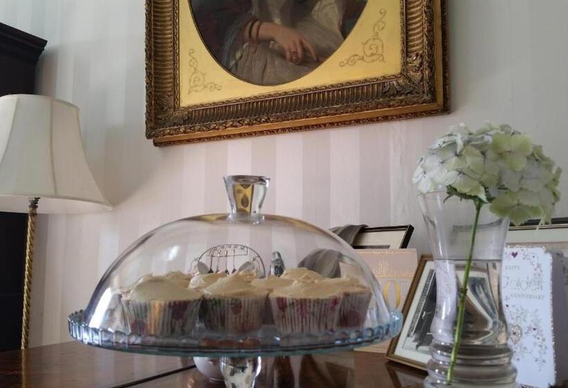 Kelly House Country B&b