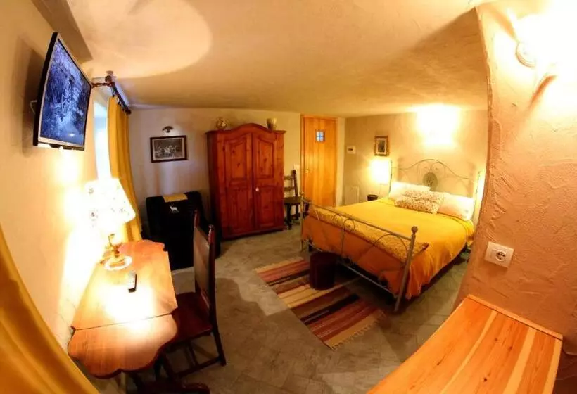 تختخواب و صبحانه Maison Dunoyer Chambres Et Tables D Hotes