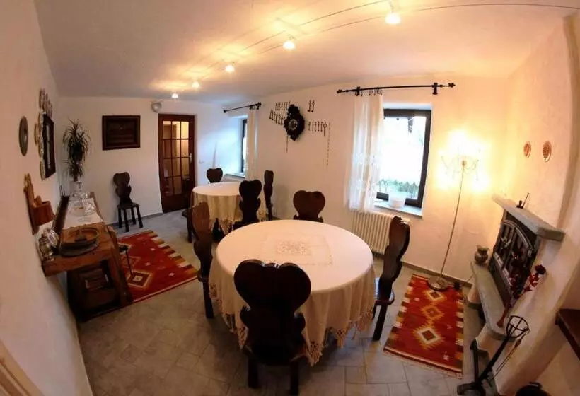 تختخواب و صبحانه Maison Dunoyer Chambres Et Tables D Hotes