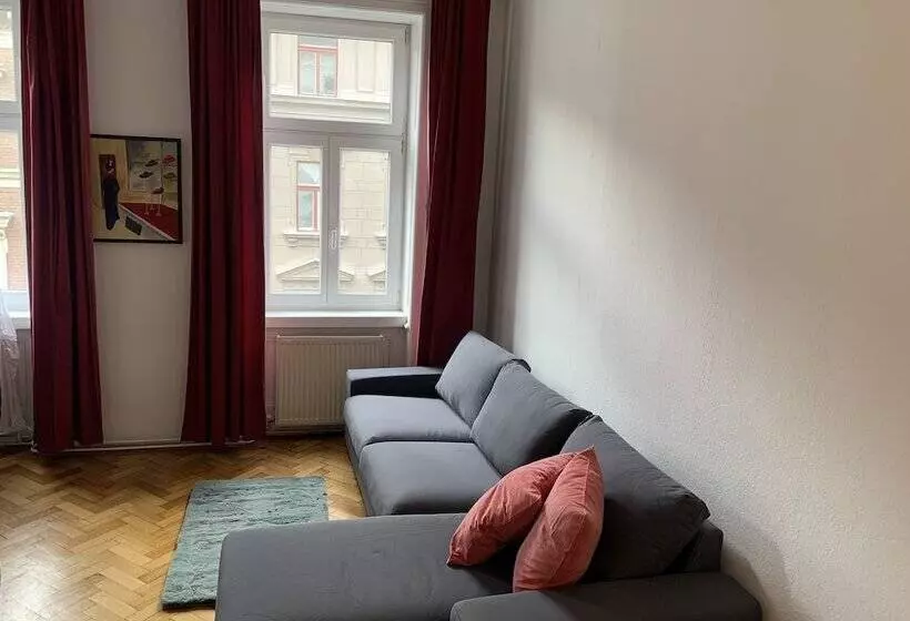 Homelike City Apartment