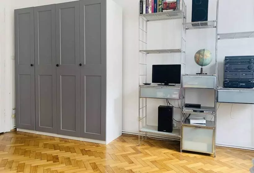 Homelike City Apartment