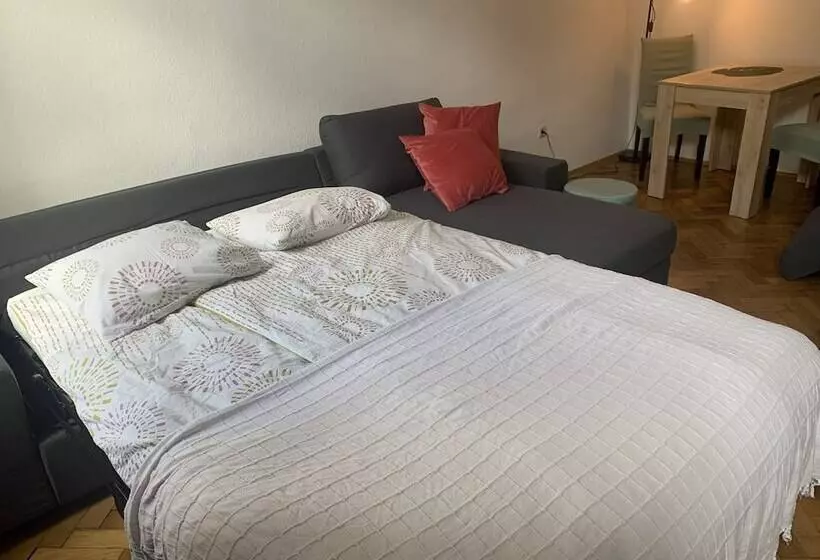 Homelike City Apartment