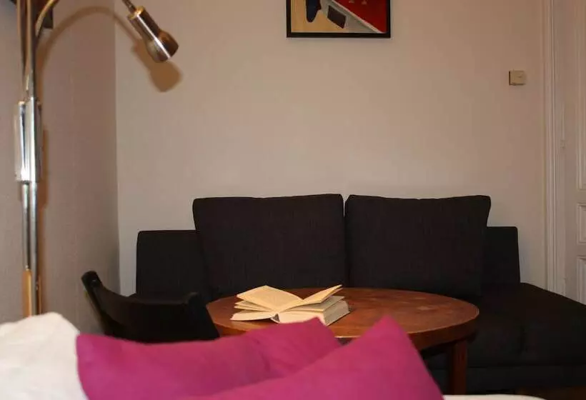 Homelike City Apartment