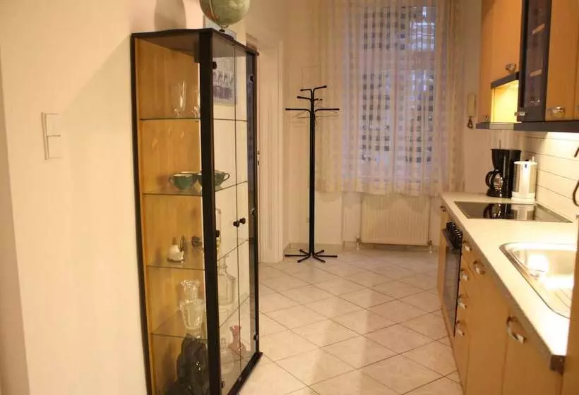 Homelike City Apartment