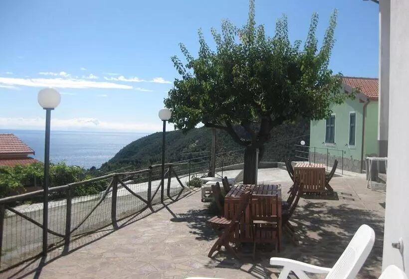 هتل Agriturismo L'ulivo E Il Mare