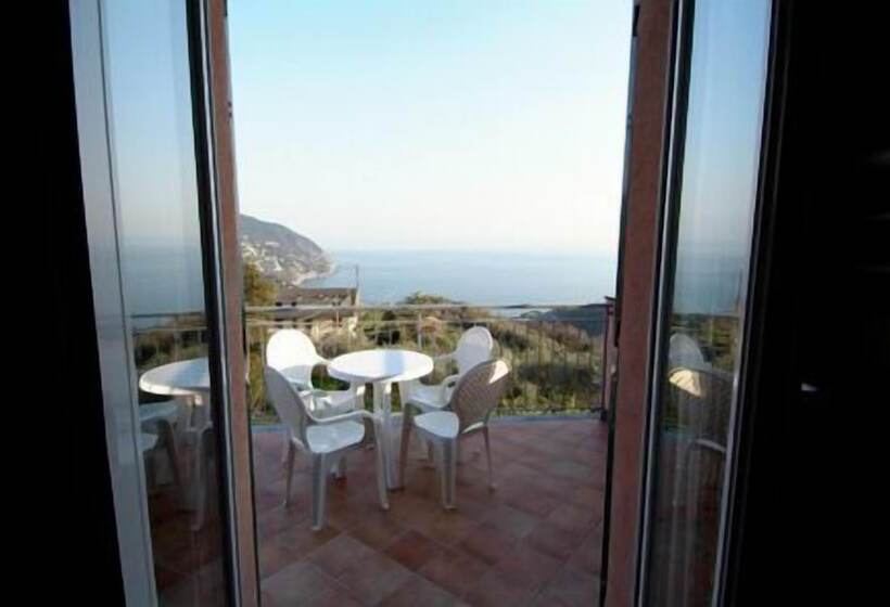 Отель Agriturismo L'ulivo E Il Mare