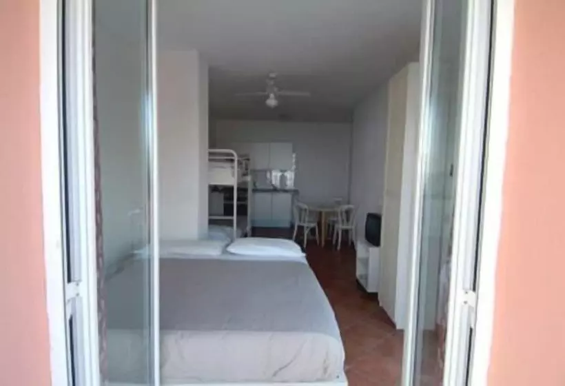 هتل Agriturismo L'ulivo E Il Mare