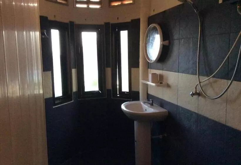 Otel Aow Leuk Grand Hill