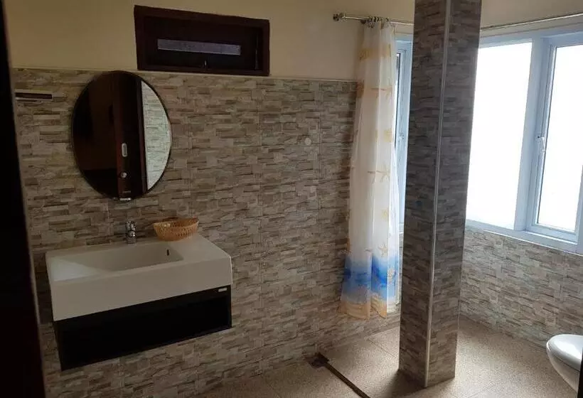 Otel Aow Leuk Grand Hill