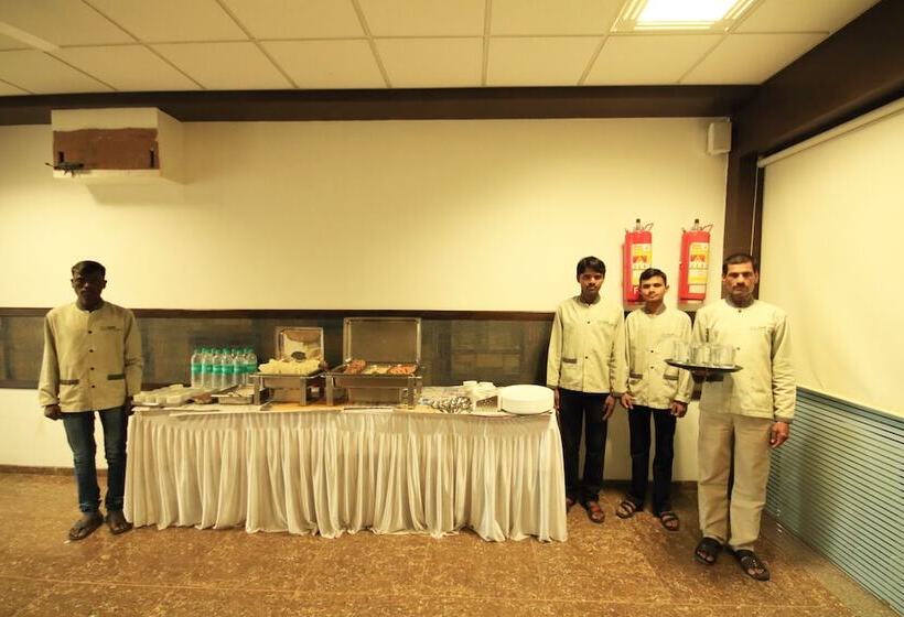 בית מלון כפרי Kadamb Inn