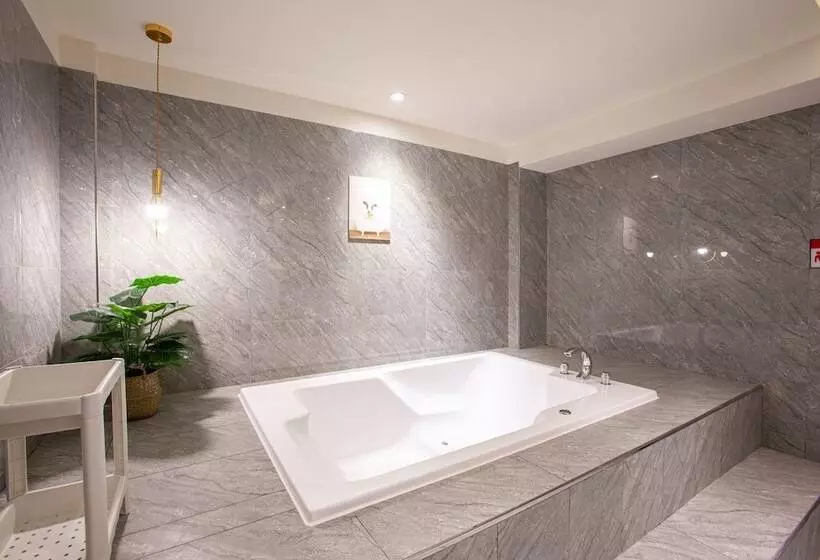 Lilai Travel   Lilia Motel