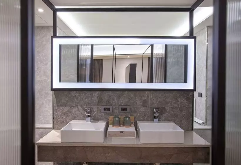 Lilai Travel   Lilia Motel