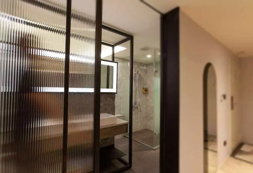 Lilai Travel   Lilia Motel