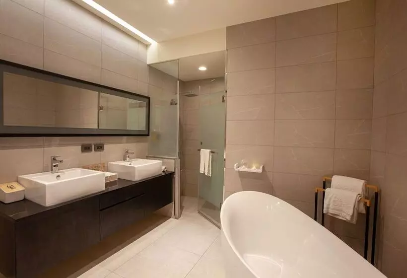 Lilai Travel   Lilia Motel