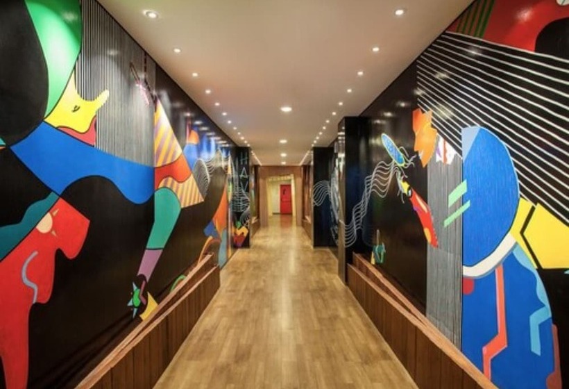 Maxonehotels At Tidar Surabaya