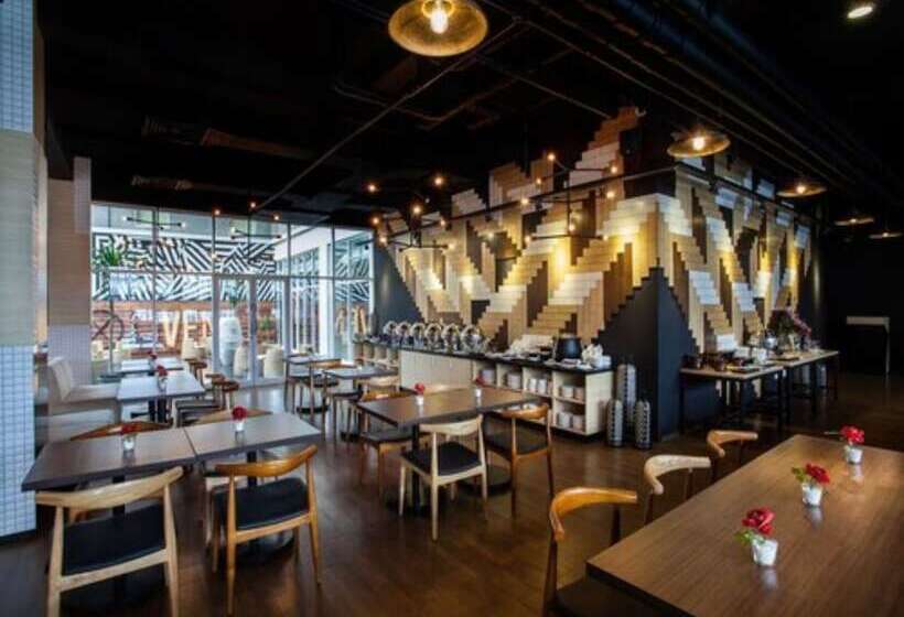 Maxonehotels At Tidar Surabaya