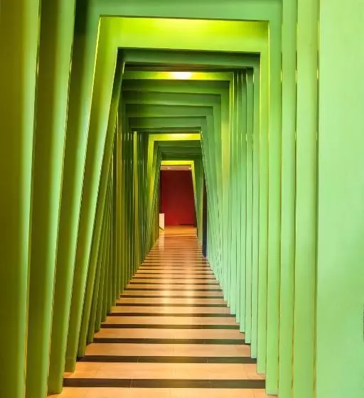 Maxonehotels At Tidar Surabaya