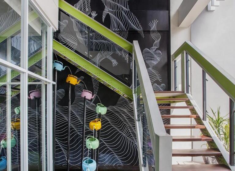 Maxonehotels At Tidar Surabaya