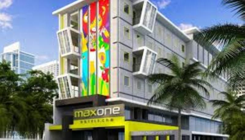 Maxonehotels At Tidar Surabaya