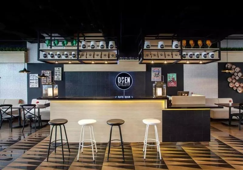 Maxonehotels At Tidar Surabaya