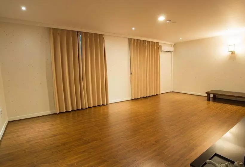 Hotel Pungnam Family