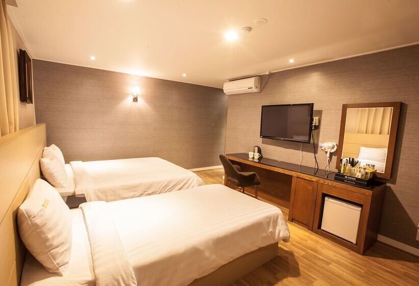 호텔 Pungnam Family